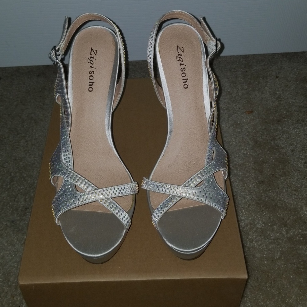 Cream sling back formal shoes